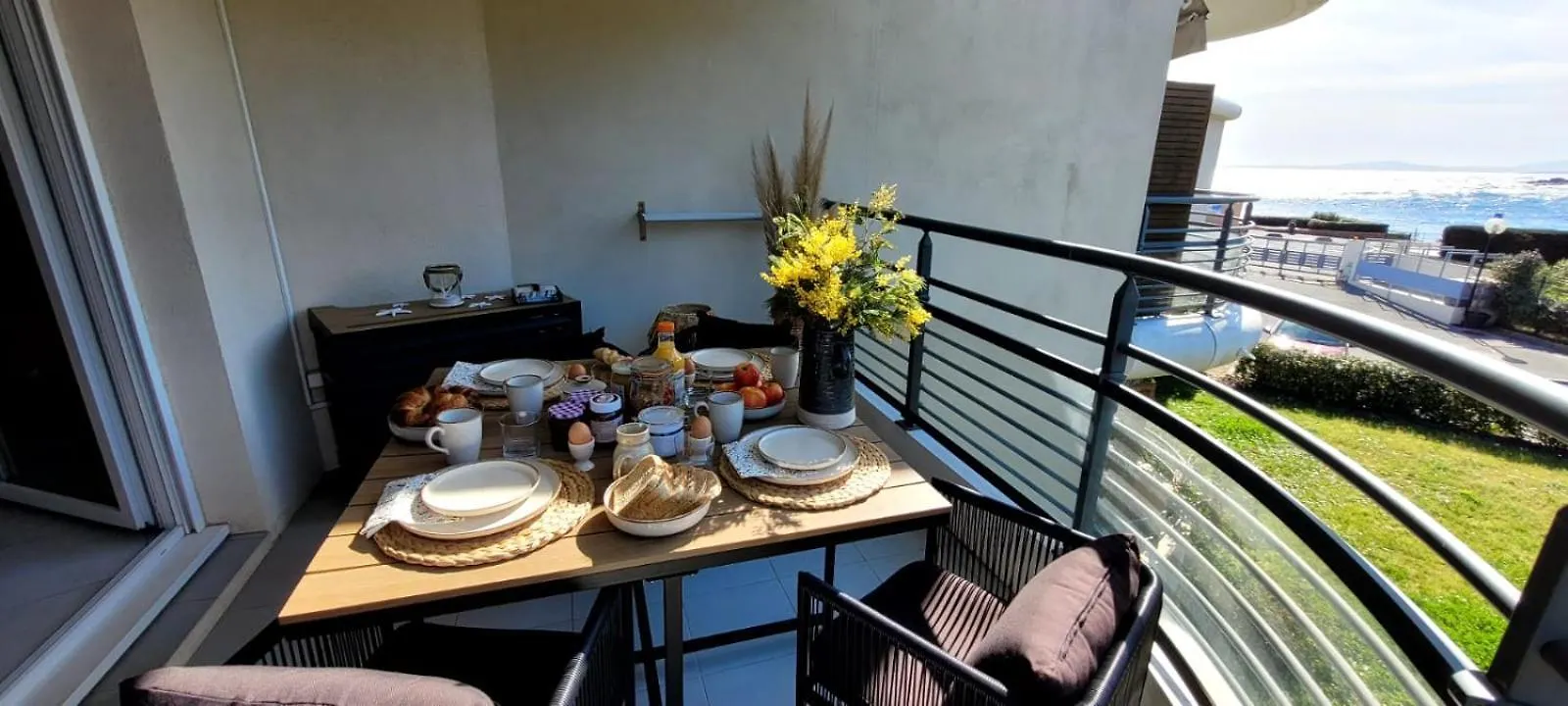 Dom wakacyjny Apartment Blue Riviera - Am Strand Mit Meerblick Und Pool By Riviera Homelife Saint-Raphaël Francja
